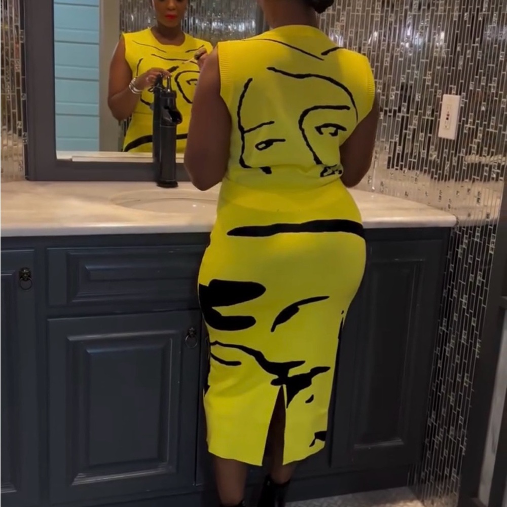 Abstract Yellow Skirt Set - Picture 2 of 4